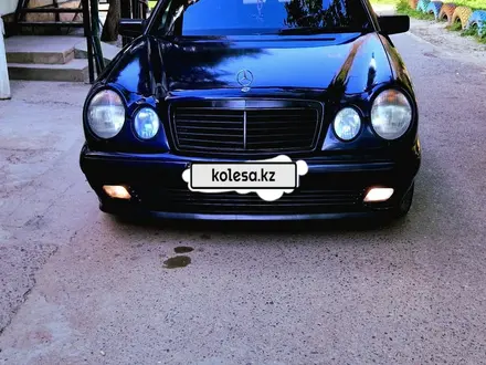 Mercedes-Benz E 230 1997 года за 2 800 000 тг. в Шымкент – фото 2