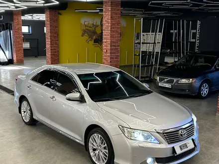 Toyota Camry 2012 года за 9 000 000 тг. в Атырау – фото 20