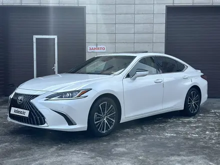 Lexus ES 300h 2023 года за 33 800 000 тг. в Алматы – фото 5