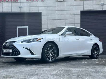 Lexus ES 300h 2023 года за 33 800 000 тг. в Алматы – фото 6