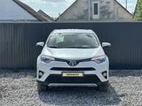 Toyota RAV4 2018 годаfor12 990 000 тг. в Актобе – фото 2