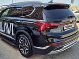 Hyundai Santa Fe 2022 годаүшін18 500 000 тг. в Актау – фото 4