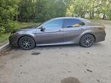 Toyota Camry 2021 года за 13 400 000 тг. в Караганда – фото 4