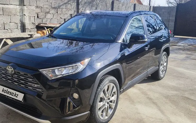 Toyota RAV4 2020 года за 15 600 000 тг. в Тараз