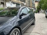 Volkswagen Passat 2006 года за 3 000 000 тг. в Тараз – фото 2