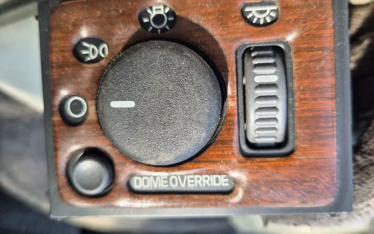 Блок включения света на Cadillac Escalade 2 за 15 000 тг. в Алматы