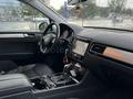 Volkswagen Touareg 2011 годаүшін11 999 999 тг. в Алматы – фото 16