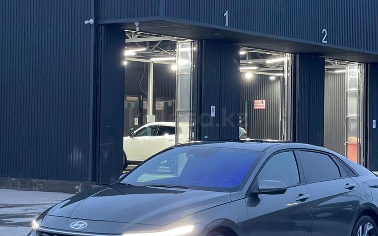 Hyundai Elantra — миниатюра 3