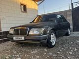 Mercedes-Benz E 260 1992 года за 600 000 тг. в Туркестан – фото 3