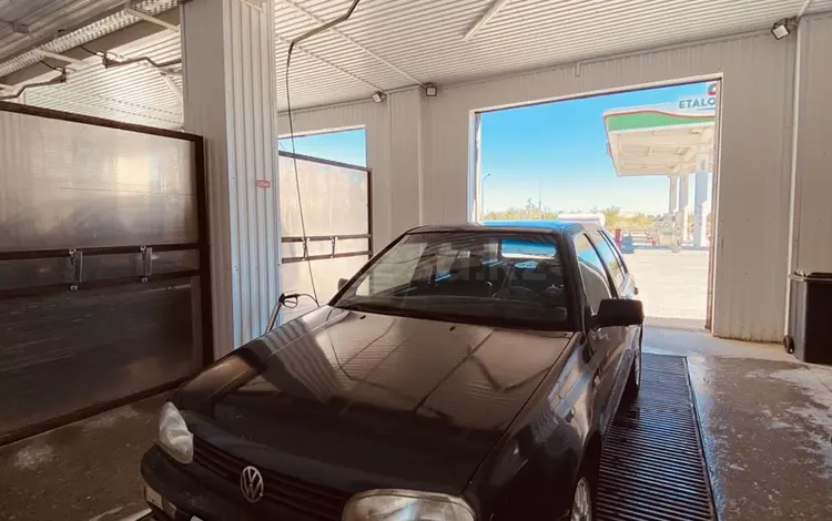 Volkswagen Golf 1995 годаүшін1 000 000 тг. в Актобе