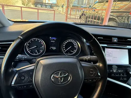 Toyota Camry 2019 года за 13 300 000 тг. в Актобе – фото 26