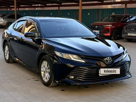 Toyota Camry 2019 года за 13 300 000 тг. в Актобе