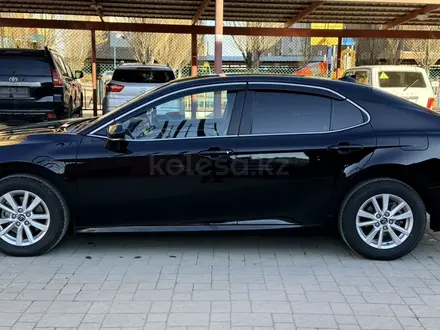 Toyota Camry 2019 года за 13 300 000 тг. в Актобе – фото 5