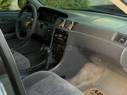 Toyota Camry 2001 года за 4 850 000 тг. в Шымкент – фото 18