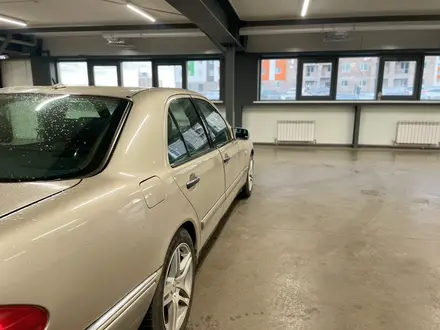 Mercedes-Benz E 280 1997 года за 2 300 000 тг. в Астана – фото 3