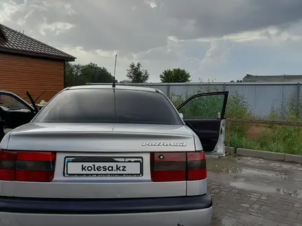 Volkswagen Passat 1994 года за 1 350 000 тг. в Уральск – фото 2