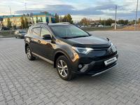 Toyota RAV4 2016 годаfor8 890 000 тг. в Караганда