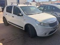 Renault Sandero 2013 года за 3 700 000 тг. в Актобе