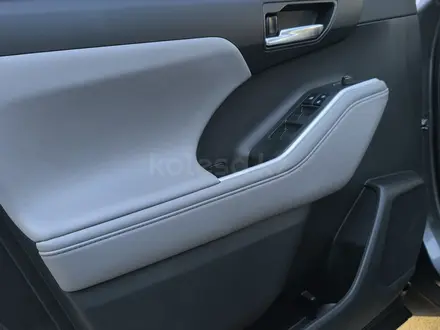 Toyota Highlander 2022 года за 20 000 000 тг. в Алматы – фото 18