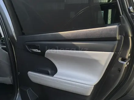Toyota Highlander 2022 года за 20 000 000 тг. в Алматы – фото 19