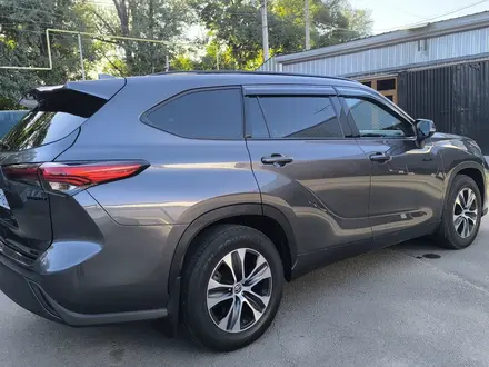 Toyota Highlander 2022 года за 20 000 000 тг. в Алматы – фото 6