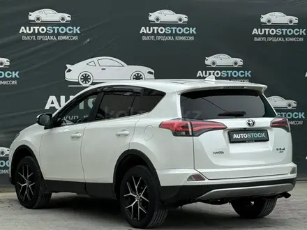 Toyota RAV4 2017 года за 11 890 000 тг. в Актау – фото 4