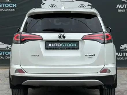 Toyota RAV4 2017 года за 11 890 000 тг. в Актау – фото 5