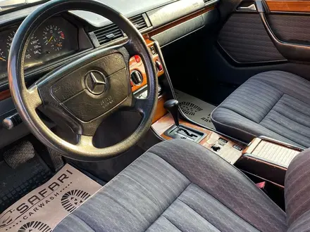 Mercedes-Benz E 220 1992 года за 2 350 000 тг. в Алматы – фото 6