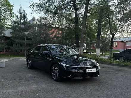 Hyundai Elantra 2023 года за 9 700 000 тг. в Алматы – фото 4