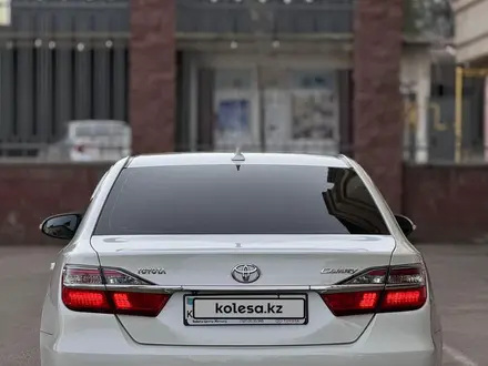 Toyota Camry 2017 года за 10 000 000 тг. в Алматы – фото 2