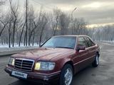 Mercedes-Benz E 220 1993 годаfor2 100 000 тг. в Алматы