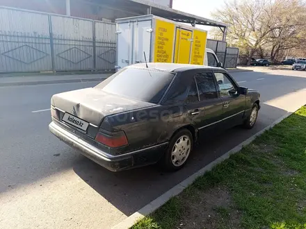 Mercedes-Benz E 230 1992 года за 620 000 тг. в Алматы