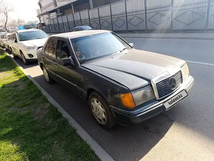 Mercedes-Benz E 230 1992 года за 620 000 тг. в Алматы – фото 2