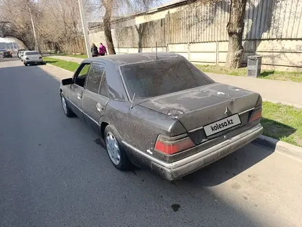 Mercedes-Benz E 230 1992 года за 620 000 тг. в Алматы – фото 3