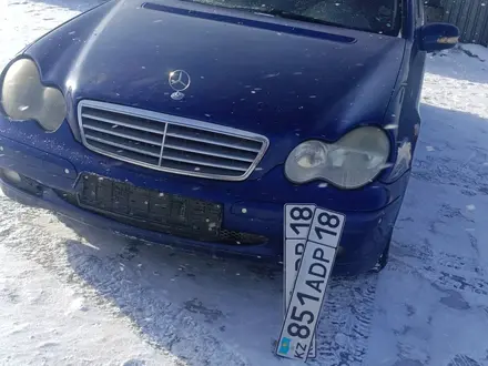 Mercedes-Benz C 180 2000 года за 2 000 000 тг. в Семей – фото 2