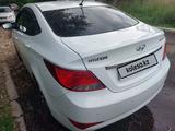 Hyundai Solaris 2014 года за 5 300 000 тг. в Усть-Каменогорск – фото 3