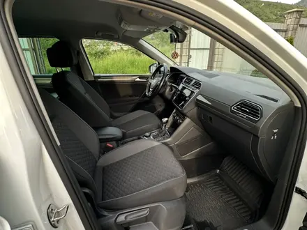 Volkswagen Tiguan 2018 года за 9 500 000 тг. в Алматы – фото 15