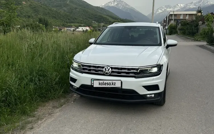Volkswagen Tiguan 2018 года за 9 500 000 тг. в Алматы
