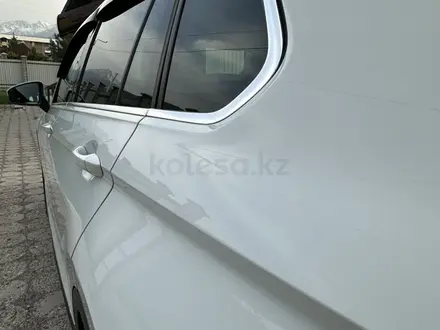 Volkswagen Tiguan 2018 года за 9 500 000 тг. в Алматы – фото 22