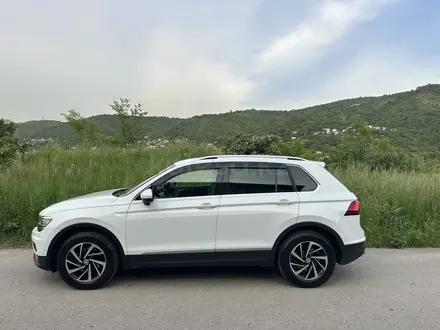 Volkswagen Tiguan 2018 года за 9 500 000 тг. в Алматы – фото 3