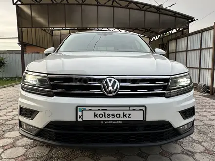 Volkswagen Tiguan 2018 года за 9 500 000 тг. в Алматы – фото 6