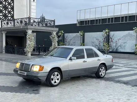 Mercedes-Benz E 200 1990 года за 1 350 000 тг. в Шымкент – фото 2