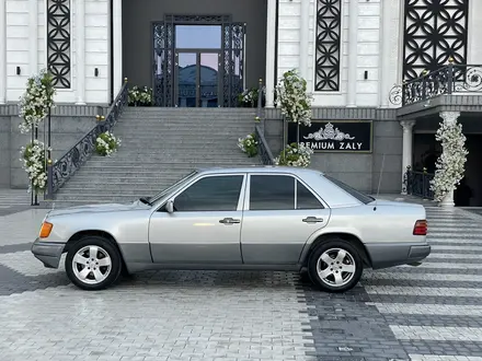 Mercedes-Benz E 200 1990 года за 1 350 000 тг. в Шымкент – фото 5