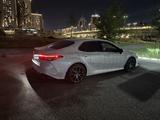 Toyota Camry 2023 годаүшін15 600 000 тг. в Астана – фото 4