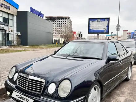 Mercedes-Benz E 320 1998 года за 5 500 000 тг. в Шымкент – фото 2