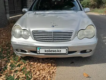 Mercedes-Benz C 240 2004 года за 3 300 000 тг. в Алматы – фото 2