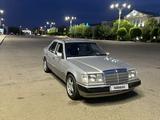 Mercedes-Benz E 220 1993 годаүшін2 600 000 тг. в Тараз