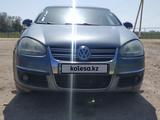 Volkswagen Jetta 2006 годаүшін3 000 000 тг. в Шу