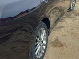 Toyota Camry 2014 года за 8 500 000 тг. в Костанай – фото 2