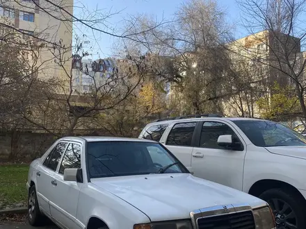 Mercedes-Benz E 260 1988 года за 850 000 тг. в Алматы – фото 2
